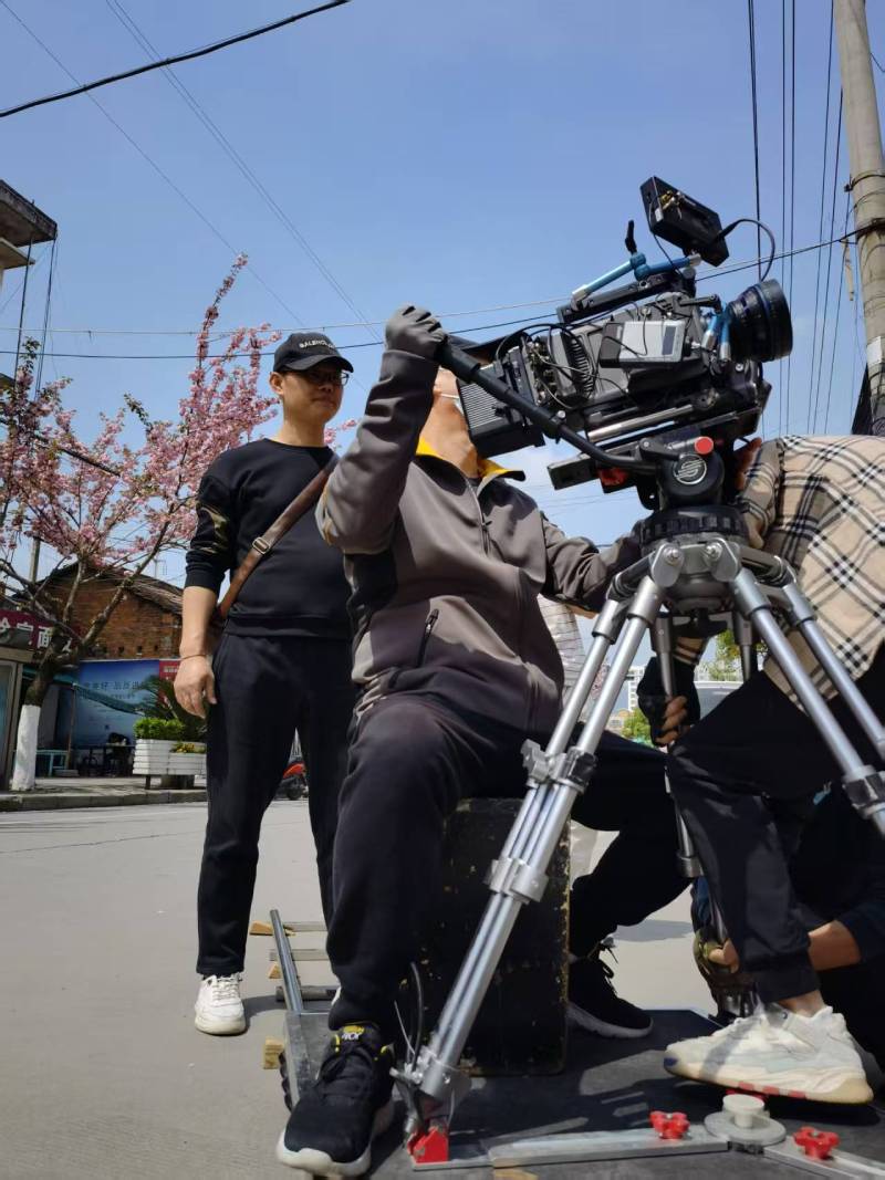 和顺县广告片拍摄：快消品牌爆款之选，网感内容适配社媒传播！